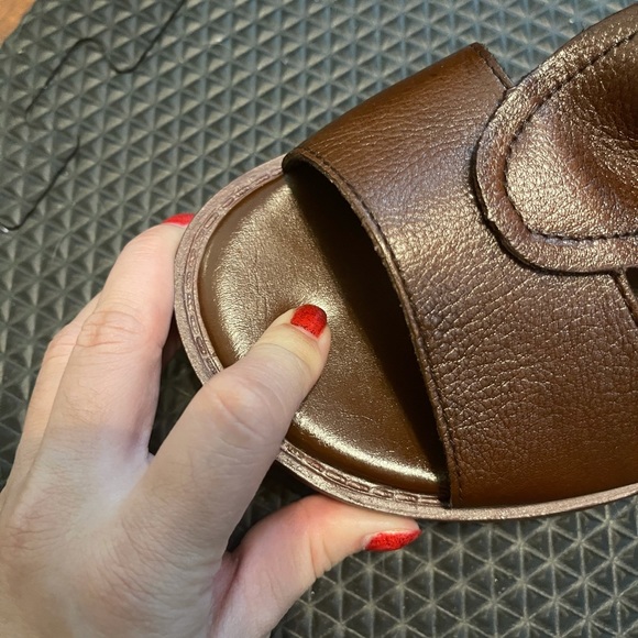 Shoes - Picture 5 of 6